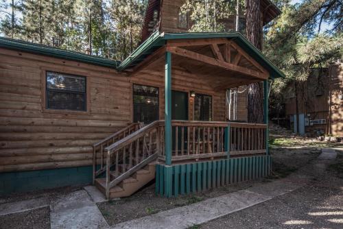 Upper Canyon Inn & Cabins