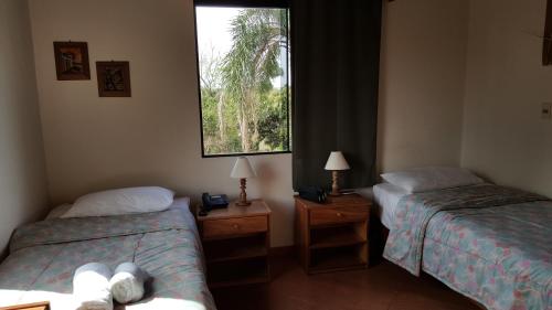 2 twin beds