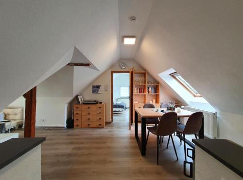 Wohlfuehl-Wohnung mit Sternekomfort als Maisonette mit Dachausstieg in Tanne