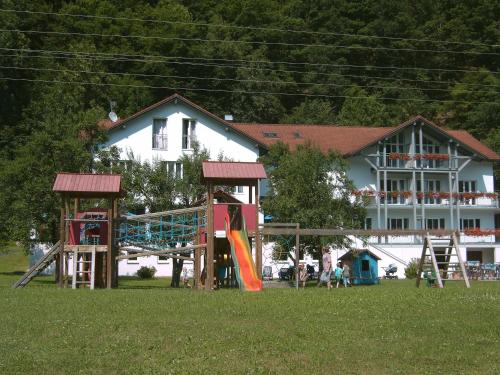 ملعب للأطفال, Gasthof-Pension Luger in Wesenufer