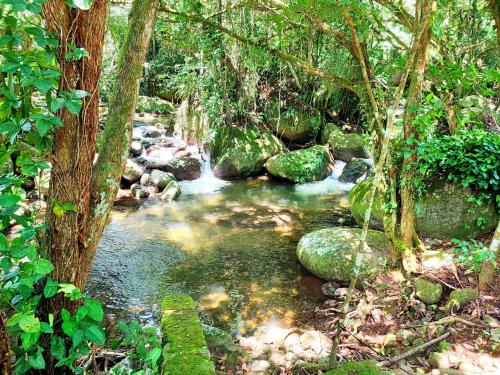 Chalé da cachoeira - Ilhabela (Chale da cachoeira - Ilhabela) in โกกายา