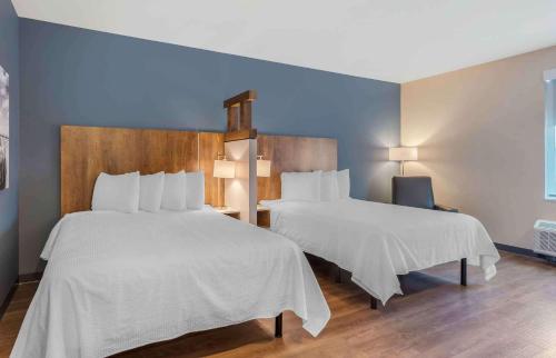 2 queen beds