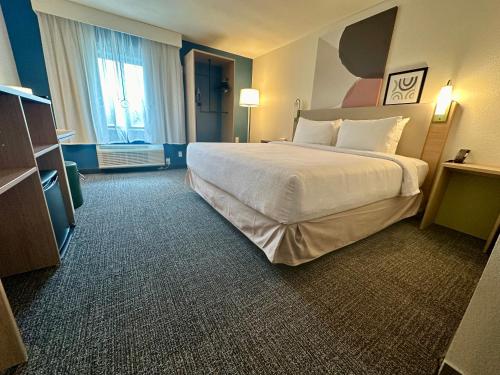 Comfort Inn near I-69 and Washington Center Road - image 36