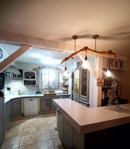 Kitchen, Villa Esperanza les2Pat -Disney -JO nautiques vaires in Conches-sur-Gondoire