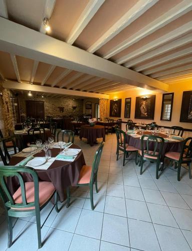 Restaurant, Douce Demeure in Mezieres-sur-Issoire