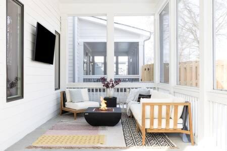 The White House - Glam meets Cozy in Nashville, USA