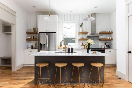 The White House - Glam meets Cozy in Nashville, USA