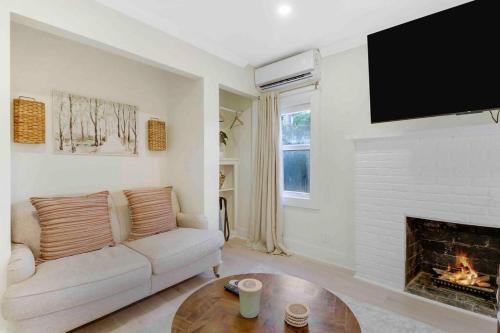 Charming Cottage on Croton #1 in West Palm Beach, USA