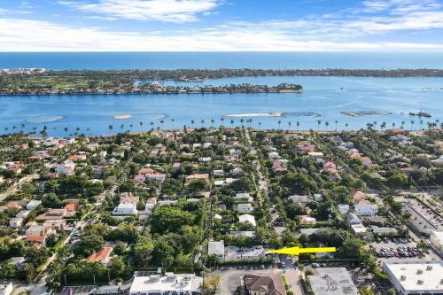 Charming Cottage on Croton #1 in West Palm Beach, USA