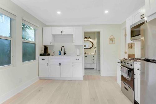 Charming Cottage on Croton #1 in West Palm Beach, USA