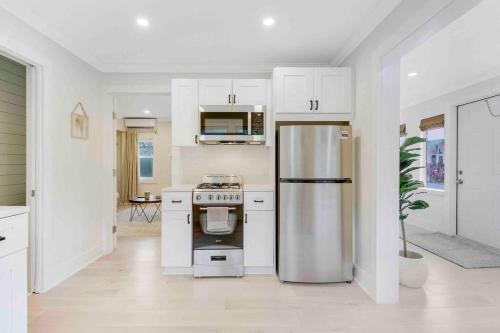 Charming Cottage on Croton #1 in West Palm Beach, USA