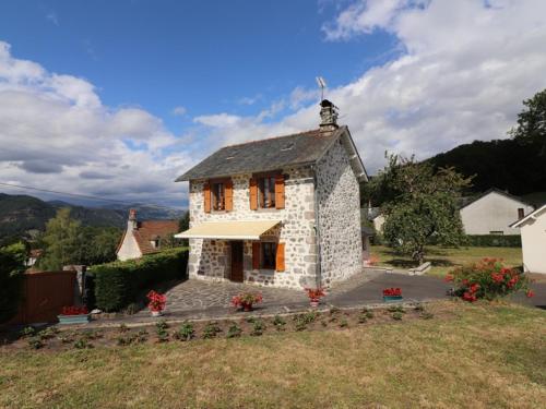 Gîte Vic-sur-Cère, 3 pièces, 4 personnes - FR-1-742-354 - Vic-sur-Cère