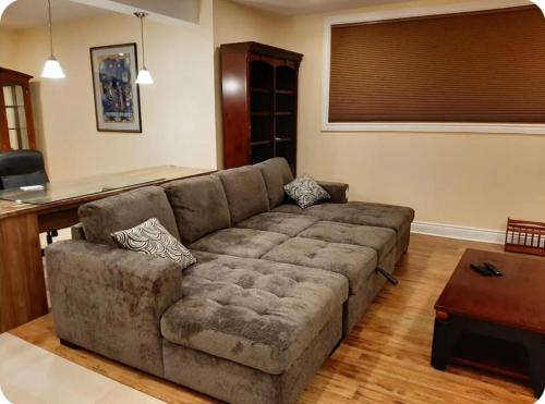 Queen guest apartment - Apartment - Ottawa