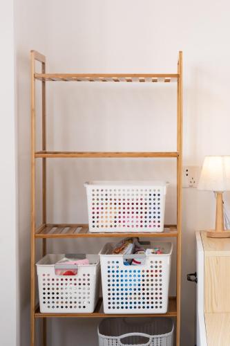 1930 French Minimalist Apartment, Шанхай (фото 7)