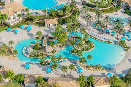 Heated Pool + Resort + Free Waterpark + Lazy River