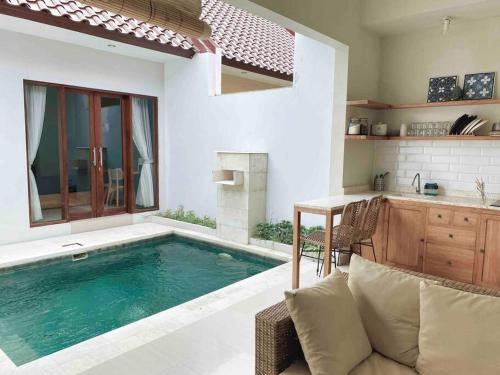 Modern Chic Villa w Private Pool Near Canggu