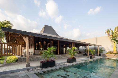 Villa Lawas - Private Retreat