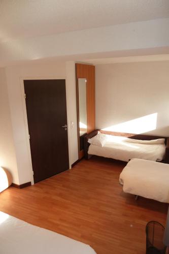 1 double bed, 1 sofa bed
