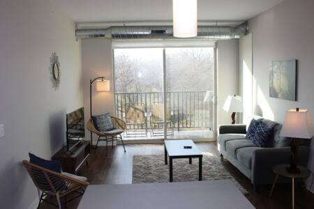. 4 mi to Jack Thrice Stadium + amenities