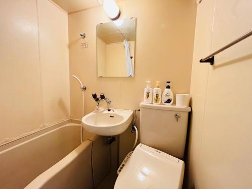 New open Shinjuku Area 6mins to Station Max for 3 people free Wi-Fi