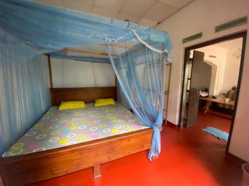 Budget Double Room image 6