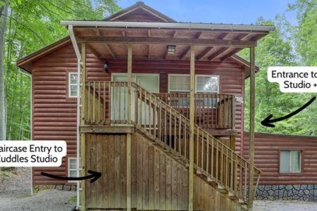 Cuddles 1 Bedroom Studio Walk to Downtown and Hiking Trails! - main image