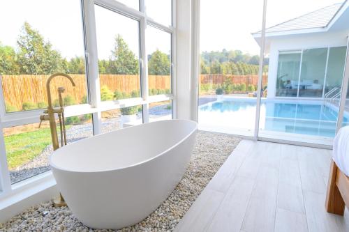 Hot tub, Gems Pool Villa Chanthaburi in Tha Mai
