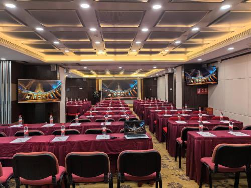 525961010 China Mayors Plaza - Free shuttle between hotel and Exhibition Center & Exhibitor registration Counter during Canton Fair