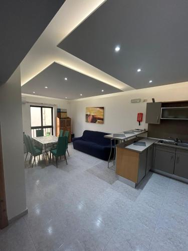 No 6 Poseidon Apartment - image 5