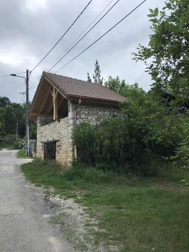 Appartement dans une vieille ferme bugiste in 阿特馬爾