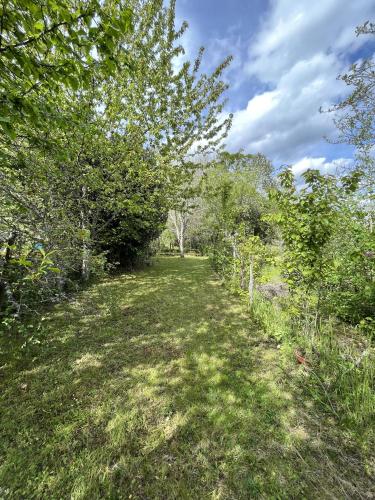 花園, Appartement dans une vieille ferme bugiste in 阿特馬爾