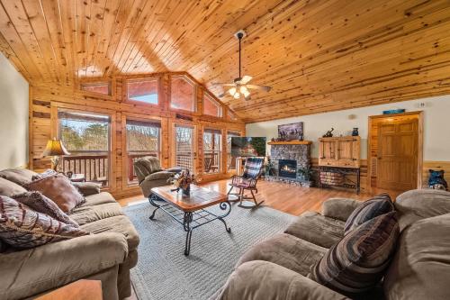 Smokies Cabin with Private Hot Tub by Staycating in Sevierville, USA