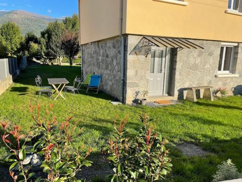 Quartier calme : T2 plain pied avec son jardin - Location saisonnière - Argelès-Gazost