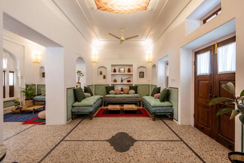 Facilities, Sum Jaipur in Hathroi