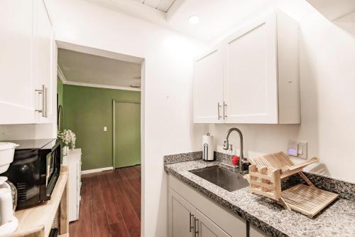 Uhost AI | 1BR Retreat | Patio & Kitchenette Stay - 주방