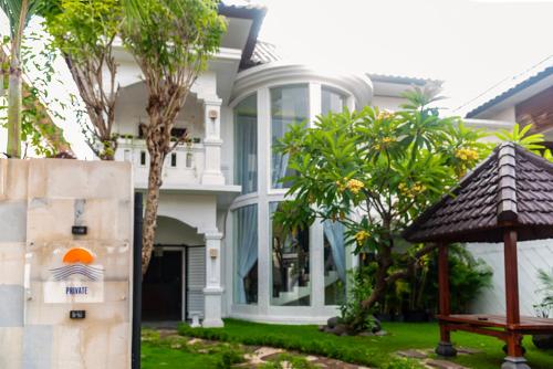 Private Urban Villa Denpasar