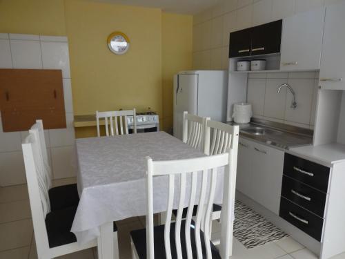 Apto e Suites Praia do Itapocoroi