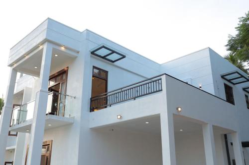 Hide Hiriketiya Villa - image 3