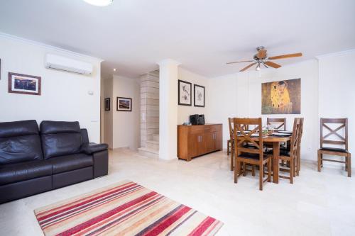 Apartment image 8