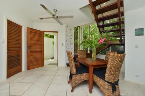 Villa - Beach Front image 6