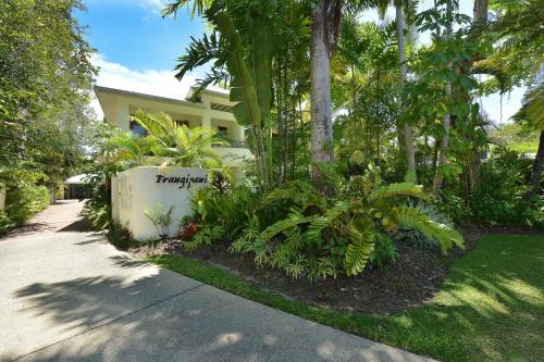 Villa - Beach Front image 4