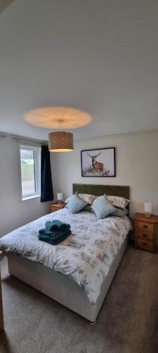 Two Bedroom Lodge In The Country - Owl, Peacock & Meadow
