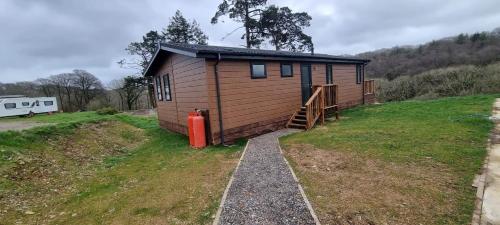 Two Bedroom Lodge In The Country - Owl, Peacock & Meadow