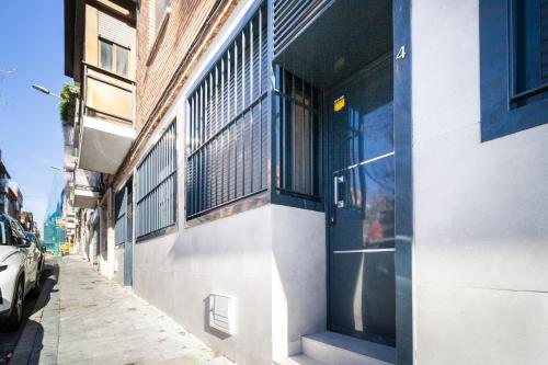 One-Bedroom Apartment image 3