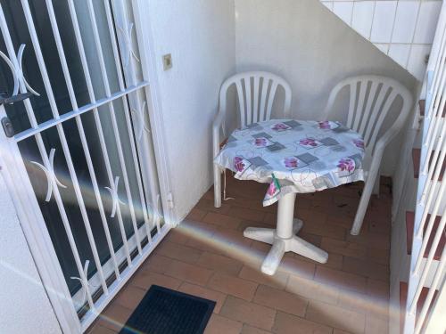 Studio dans un endroit calme et discret d Empuria 3