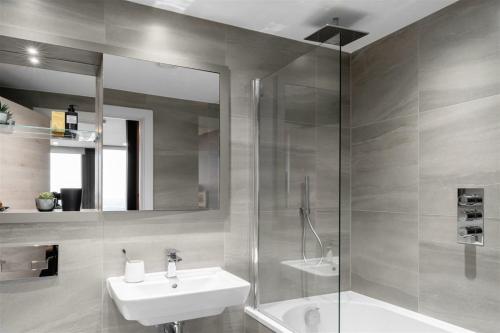 Lusso by Luisa - 2 Bed Modern Luxury Apartment in Central Birmingham (5*), Birmingham (photo 9)