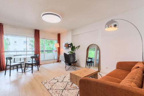 Spacious apartment with balcony and parking - Location saisonnière - La Madeleine