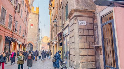 Piazza Grande - Italian Homing, Болонья