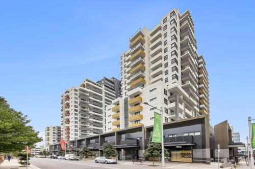 Modern 2BR Ground-Floor APT in Heart of Burwood - image 12