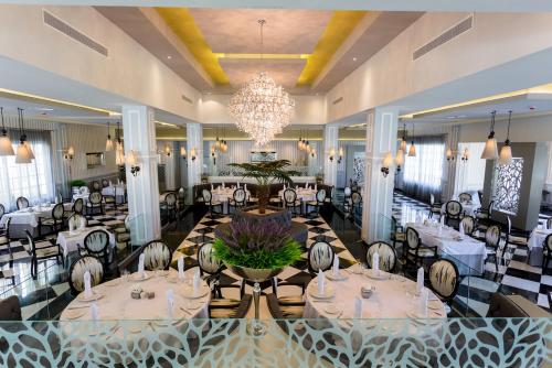 ห้องอาหาร, Bahia Principe Escape Bouganville - Hyatt Inclusive Collection - Adults Only - All Inclusive in ลากาญา
